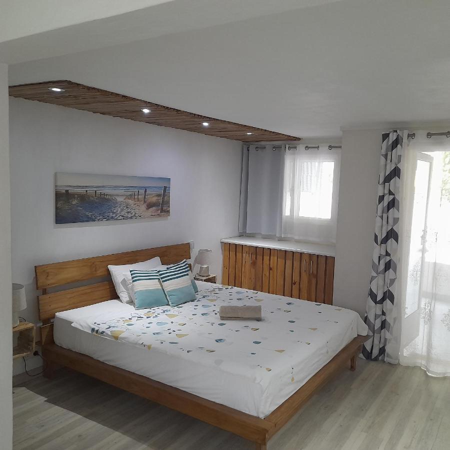 Holiday Surf Lodge Tamarin Esterno foto