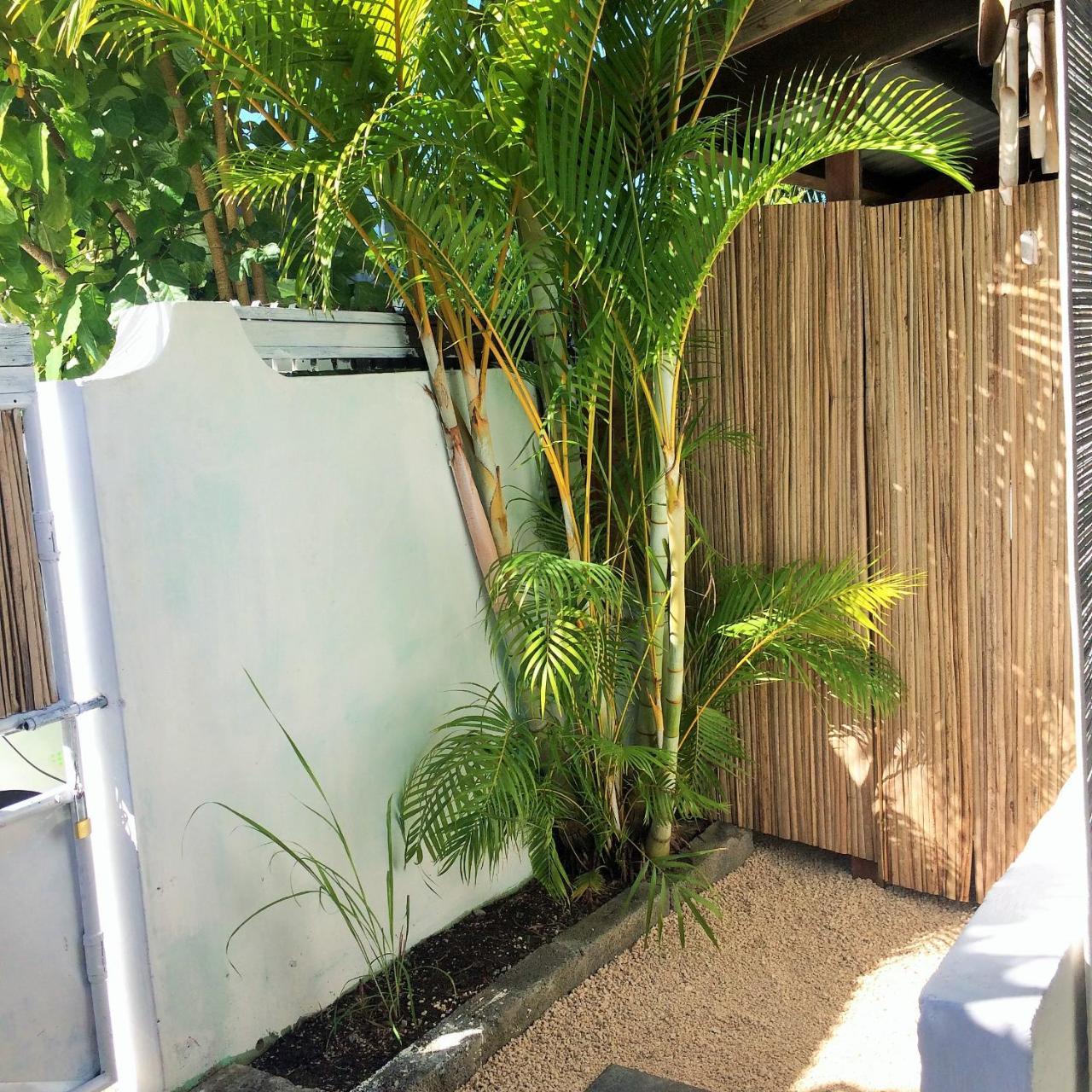 Holiday Surf Lodge Tamarin Esterno foto