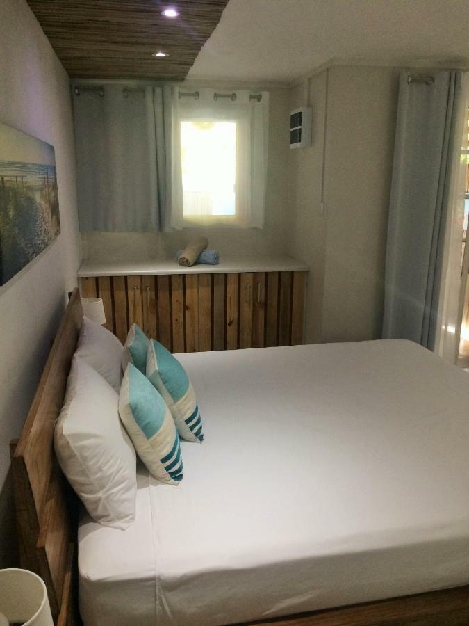Holiday Surf Lodge Tamarin Esterno foto